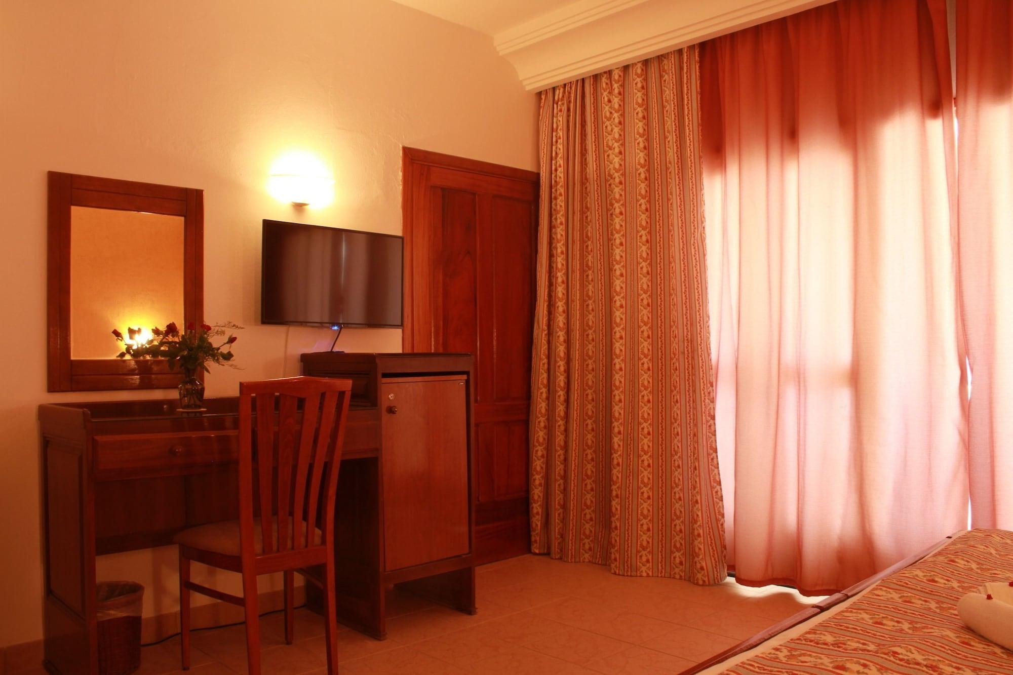 Le Grand Hotels Des Thermes Mezraia ภายนอก รูปภาพ
