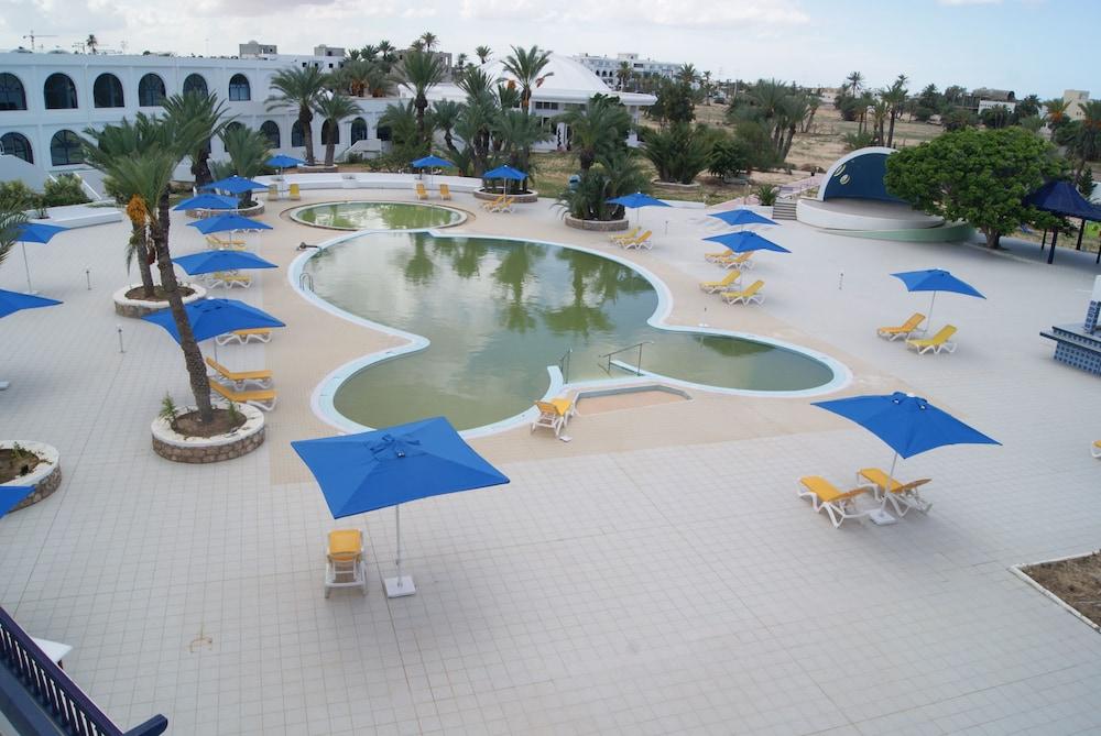 Le Grand Hotels Des Thermes Mezraia ภายนอก รูปภาพ