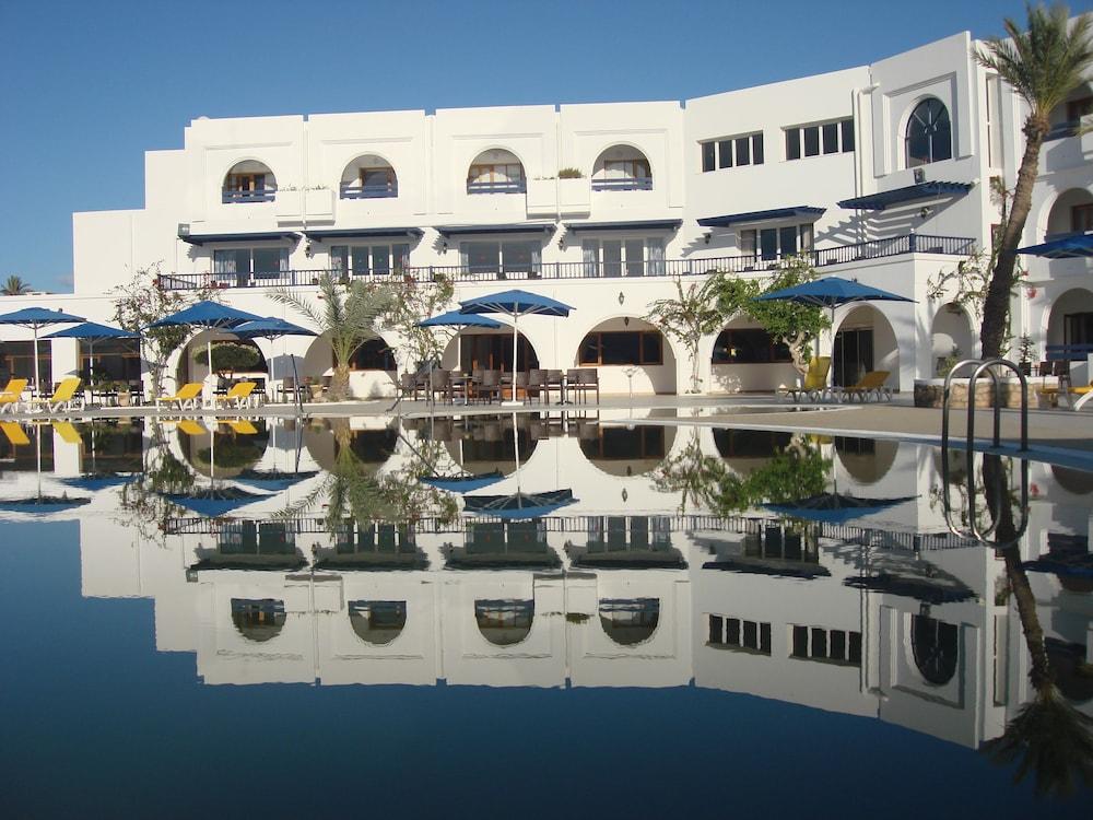 Le Grand Hotels Des Thermes Mezraia ภายนอก รูปภาพ